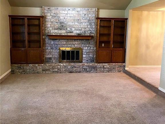 2nd image of 3522 Picadilly Ln