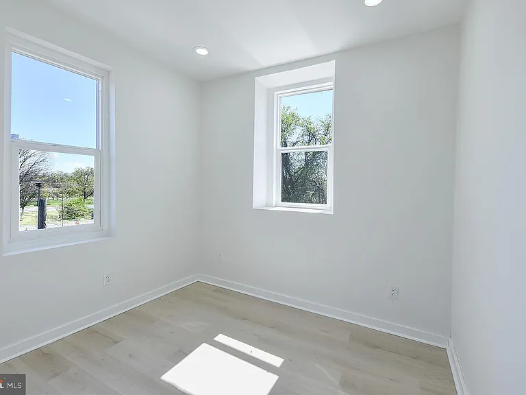 2330 Bryant Ave #4 — Photo 18