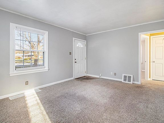 4th image of 1010 N Ironwood Dr