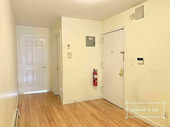 4th image of 140 Richardson St #2A