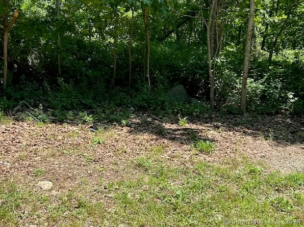 9 Dayton Road, Waterford, CT 06385