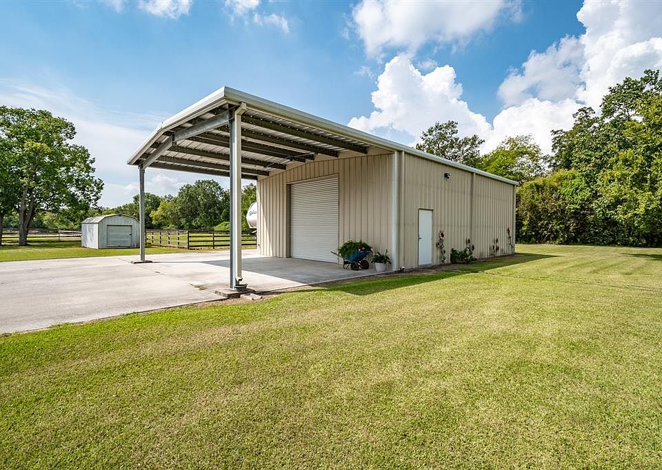 701 Battlebell Rd, Highlands, TX 77562 | Zillow