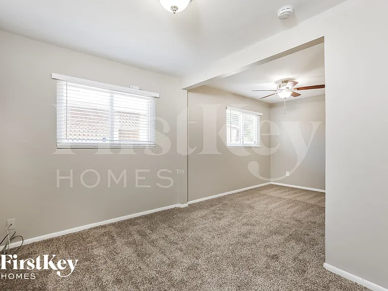 205 E Orchid Ln — Photo 12