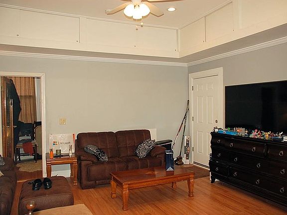 2nd image of 108 Main St APT 1