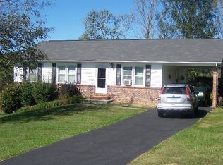 304 Whispering Pines Rd, Max Meadows, VA 24360