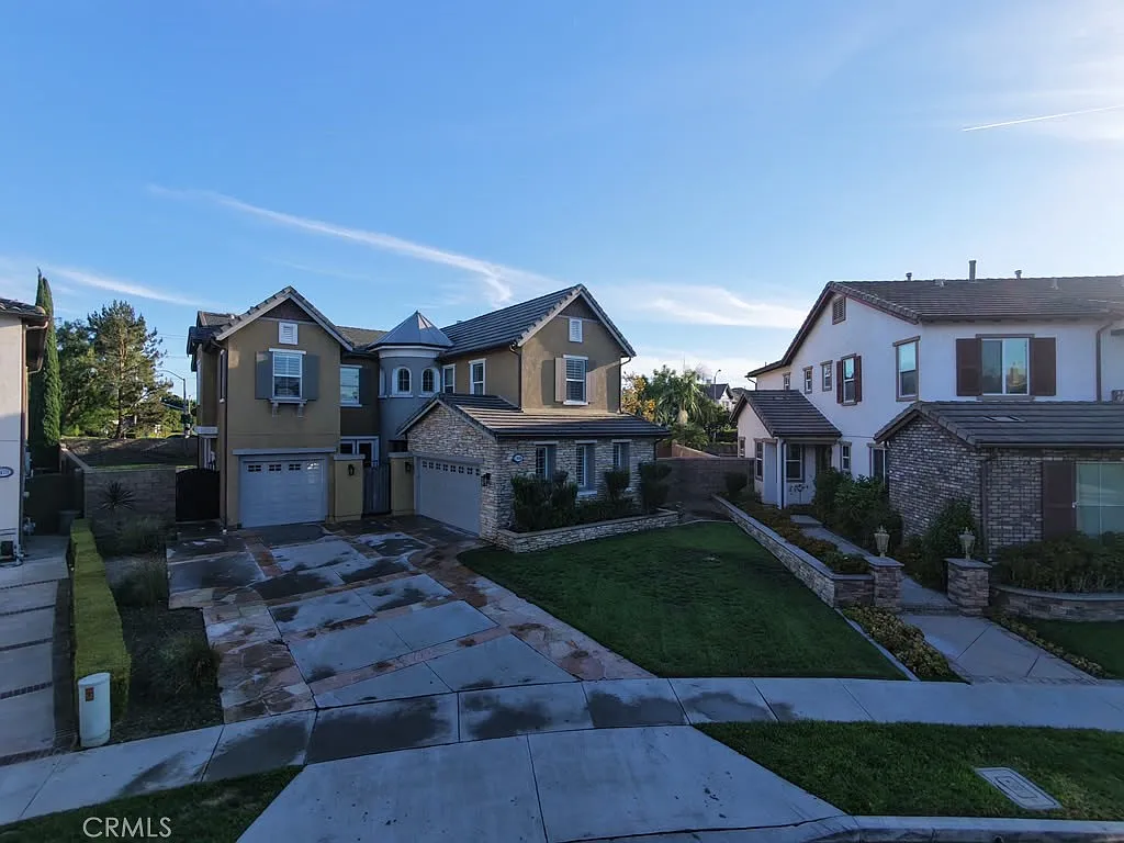 5 bed, 3464 sqft, $7,500 — Photo 2