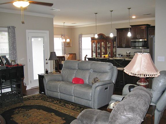 4th image of 139 Chase Cir