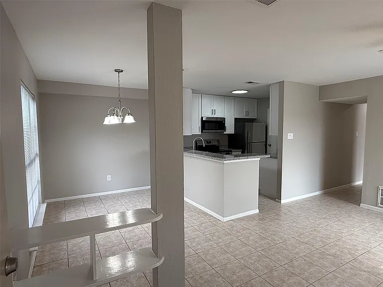 13902 Buckingham Dr #B — Photo 1