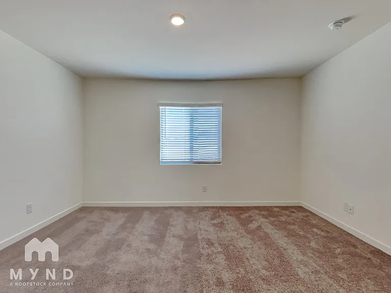 1090 W West Virginia Ave — Photo 9