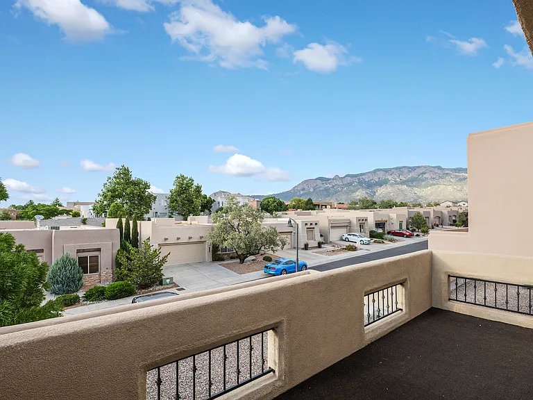 8860 Desert Fox Way NE — Photo 32