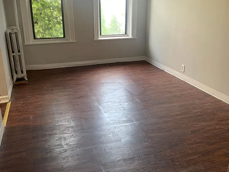 280 Hawthorne Ave — Photo 4