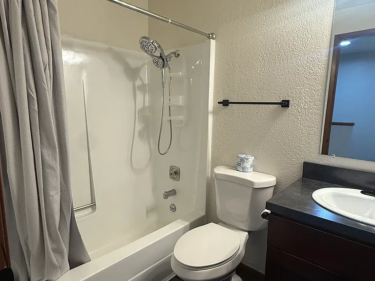 1002 Ash St #1006 — Photo 5