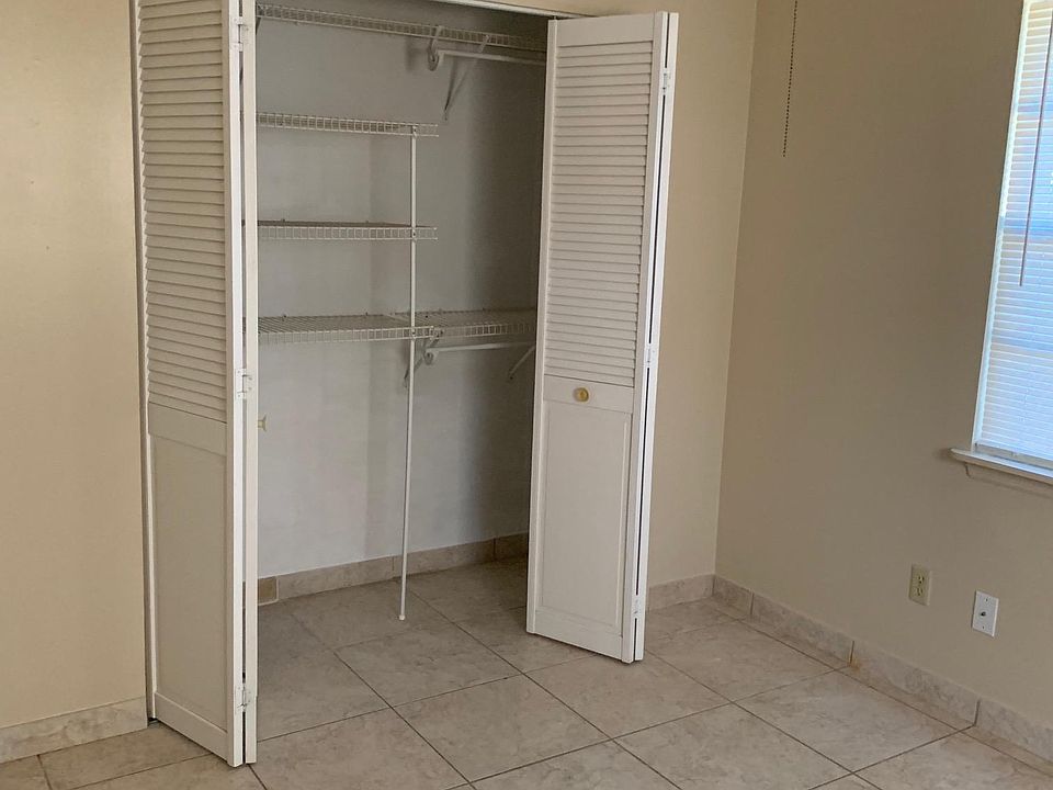 Front bedroom closet.
