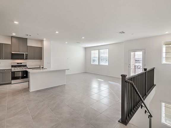 3rd image of 1180 Ammonite Ave