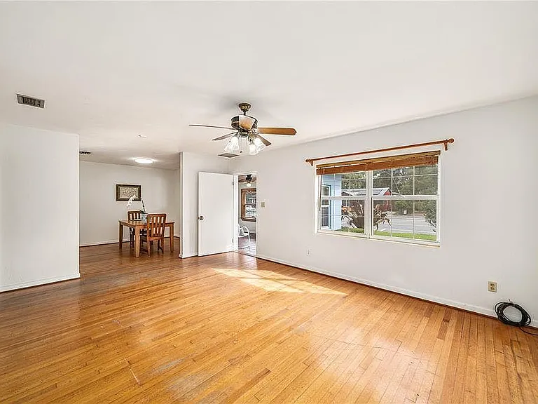 1416 N Forest Ave — Photo 5