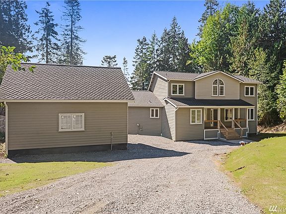 2nd image of 961 SE Somers Dr