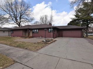 909 SW 1st St, Eagle Grove, IA 50533