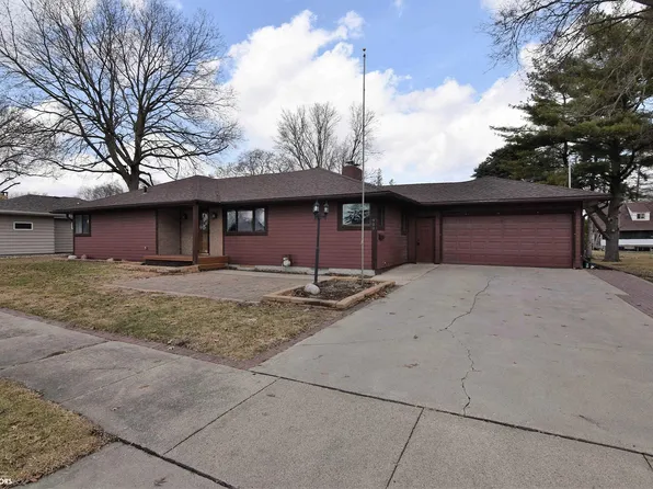 909 SW 1st St, Eagle Grove, IA 50533
