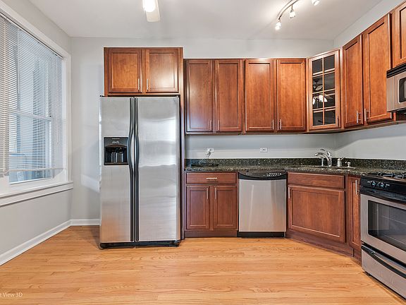 5th image of 938 N Damen Ave APT 2R