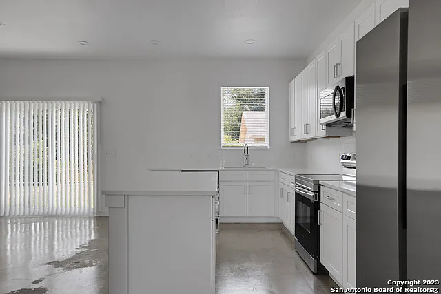 3 bed, 2.5 bath, 1375 sqft, $1,850 — Photo 4