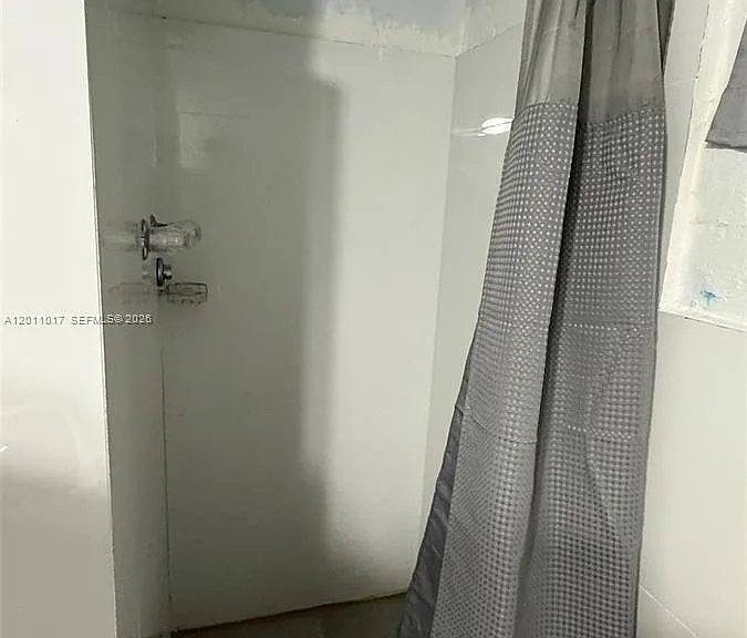115 SE 2nd St #2 — Photo 8
