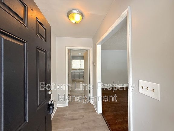 3rd image of 907 Bannister Pl