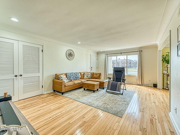 5th image of 2130 Richards Rd APT 1