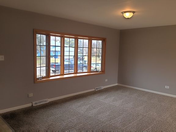 2nd image of 909 Helen Ave