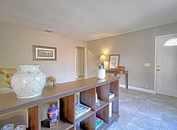 5th image of 764 Hunt Cir