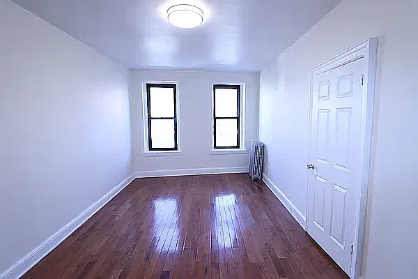 151-10 35th Avenue — Photo 2