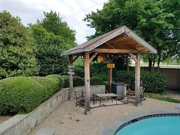 2nd image of 3101 Verbena Dr