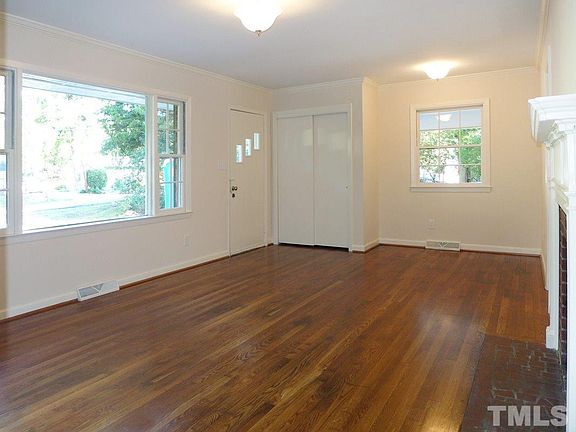 3rd image of 203 White Oak Dr