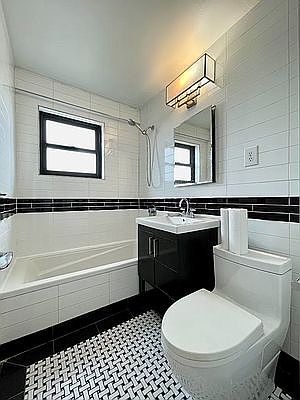 4th image of 114 E 122nd St #11E