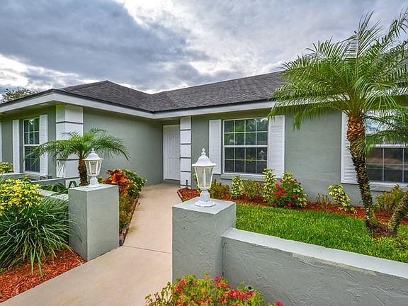 4th image of 1109 Cypress Point W