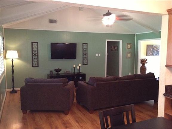 3rd image of 2402 Fairgreen Dr