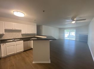 3243 S 92nd St UNIT 100, Milwaukee, WI 53227