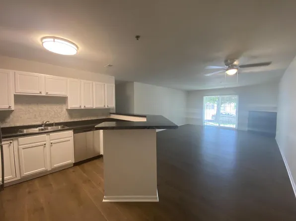 3243 South 92nd STREET #100, Milwaukee, WI 53227