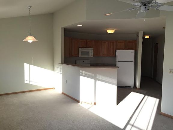 4th image of 202 Prairie Heights Dr APT 105