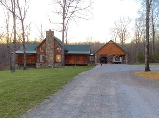 428 Walker Hollow Dr, Monterey, TN 38574