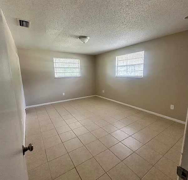 2495 N Sparkman Ave #B — Photo 8