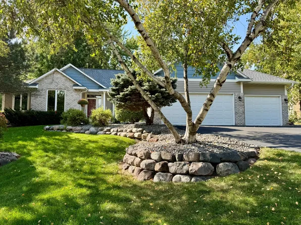 11272 Kenworth Ln, Lakeville, MN 55044