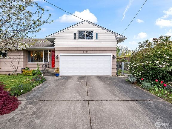 3rd image of 1307 N Huson Street