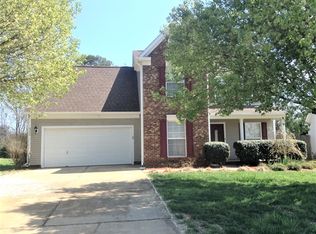 6340 Goldenfield Dr, Charlotte, NC 28269
