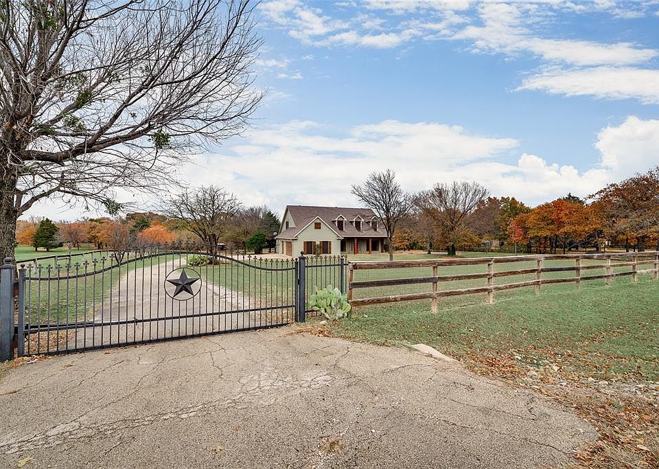 1st image of 4 Hickory Crossing Ln