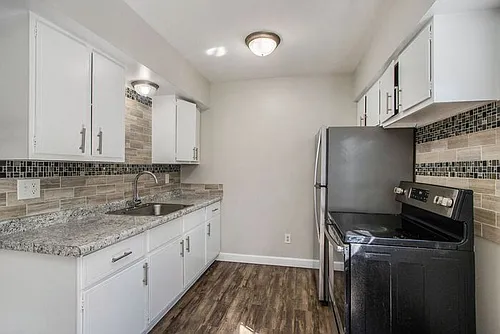 444 Garland St #2 Photo 1