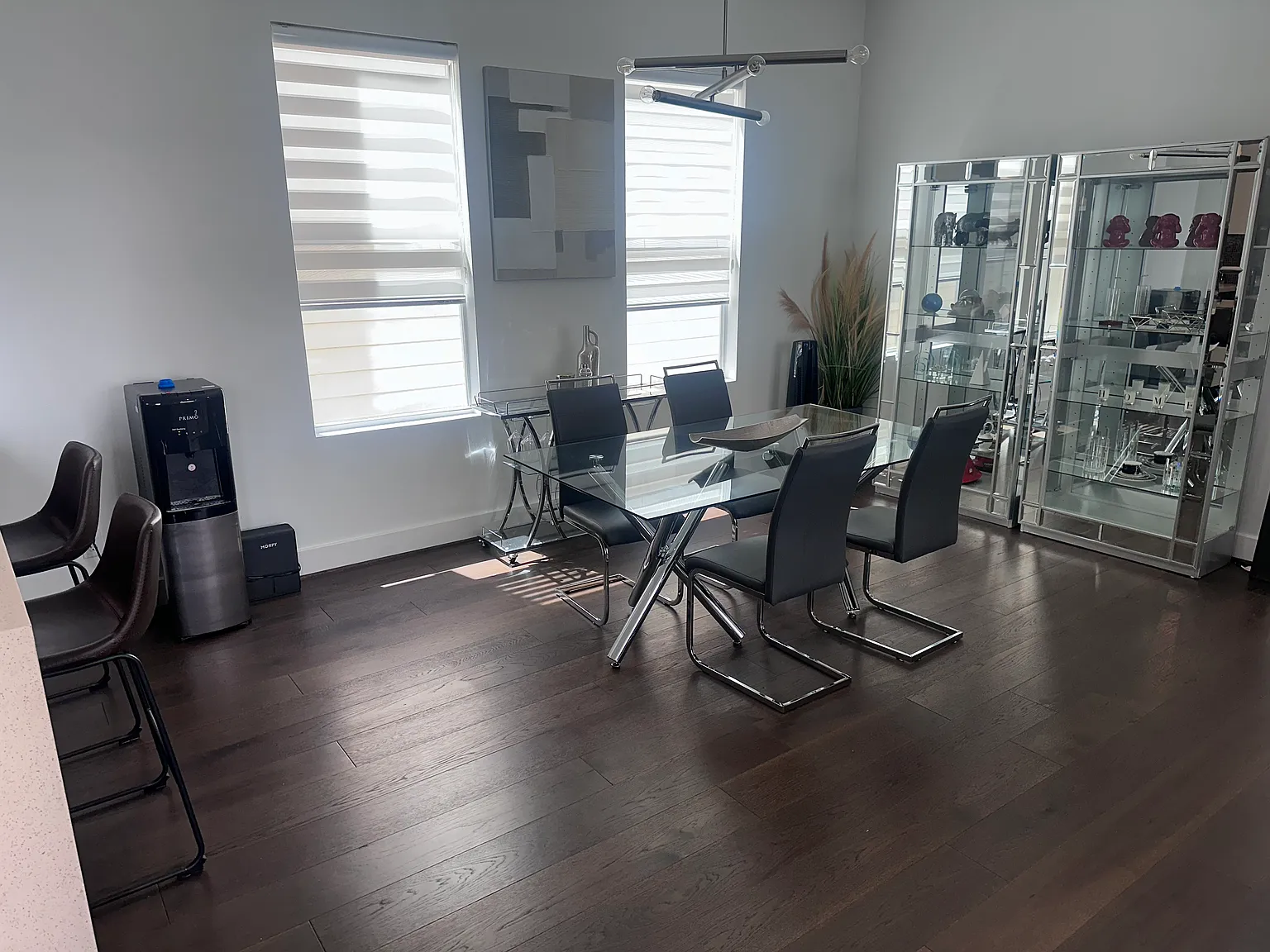 3 bed, 2006 sqft, $3,200 — Photo 3