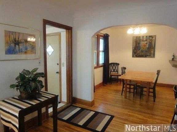 4th image of 302 Bernard St E
