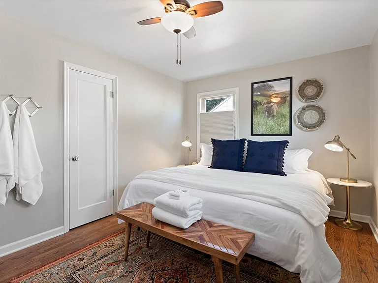 4207 N Normandie St — Photo 23