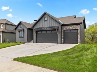 2626 SW Tracker Ln, Lees Summit, MO 64082