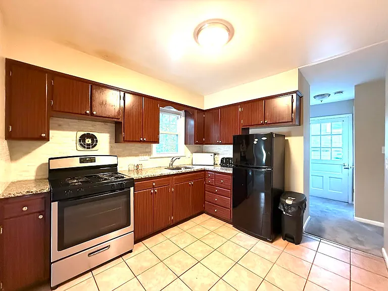 8703 34th Ave — Photo 8